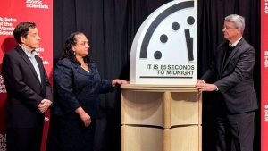 «Часы Судного дня» ближе к полуночи, чем когда-либо прежде