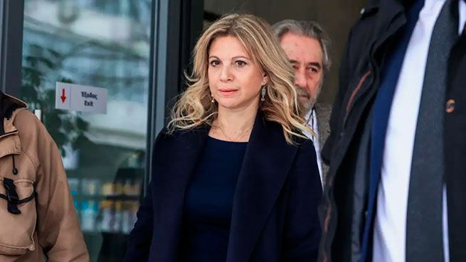 Опрос Metron Analysis: Новая демократия 28,5%, гипотетическая партия Каристиану 33%