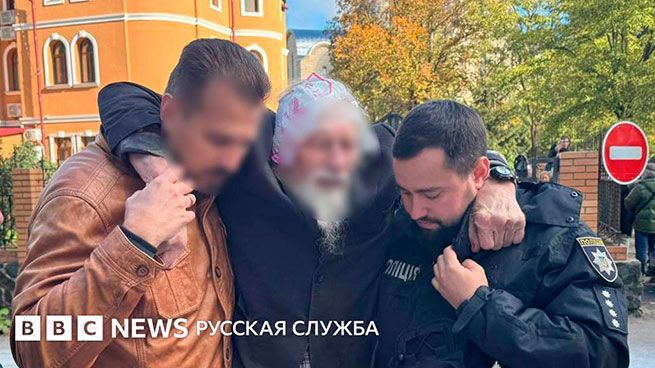 На фото, захват собора УПЦ в Черкассах, где был ранен митрополит Феодосий