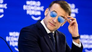 Трамп к Макрону: «Отличные очки — а что с тобой, черт возьми, случилось?»