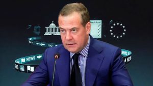 Медведев иронизирует над Западом: «Дальше объявят контакты с инопланетянами»