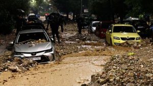 В Глифаде погибла женщина: ее унесло бурным потоком воды, и зажало под автомобилем