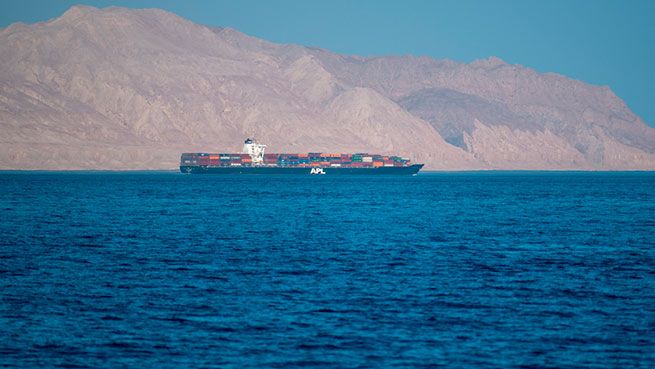 Иран "временно" закрывает Ормузский пролив из-за "учений" 3 Срочный сигнал греческим судам о помехах в Ормузском проливе