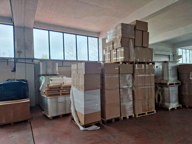 Фальшивые бренды и миллионы убытков: полиция Греции раскрыла сеть контрабанды сигарет 6 preview